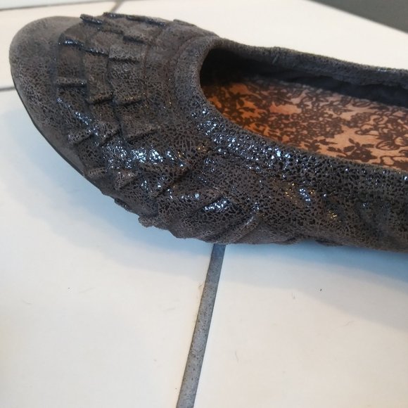 BC Footwear Brown & Black Leather Sparkly Flats with Ruffles, Size 7,  NWOT - Picture 2 of 9